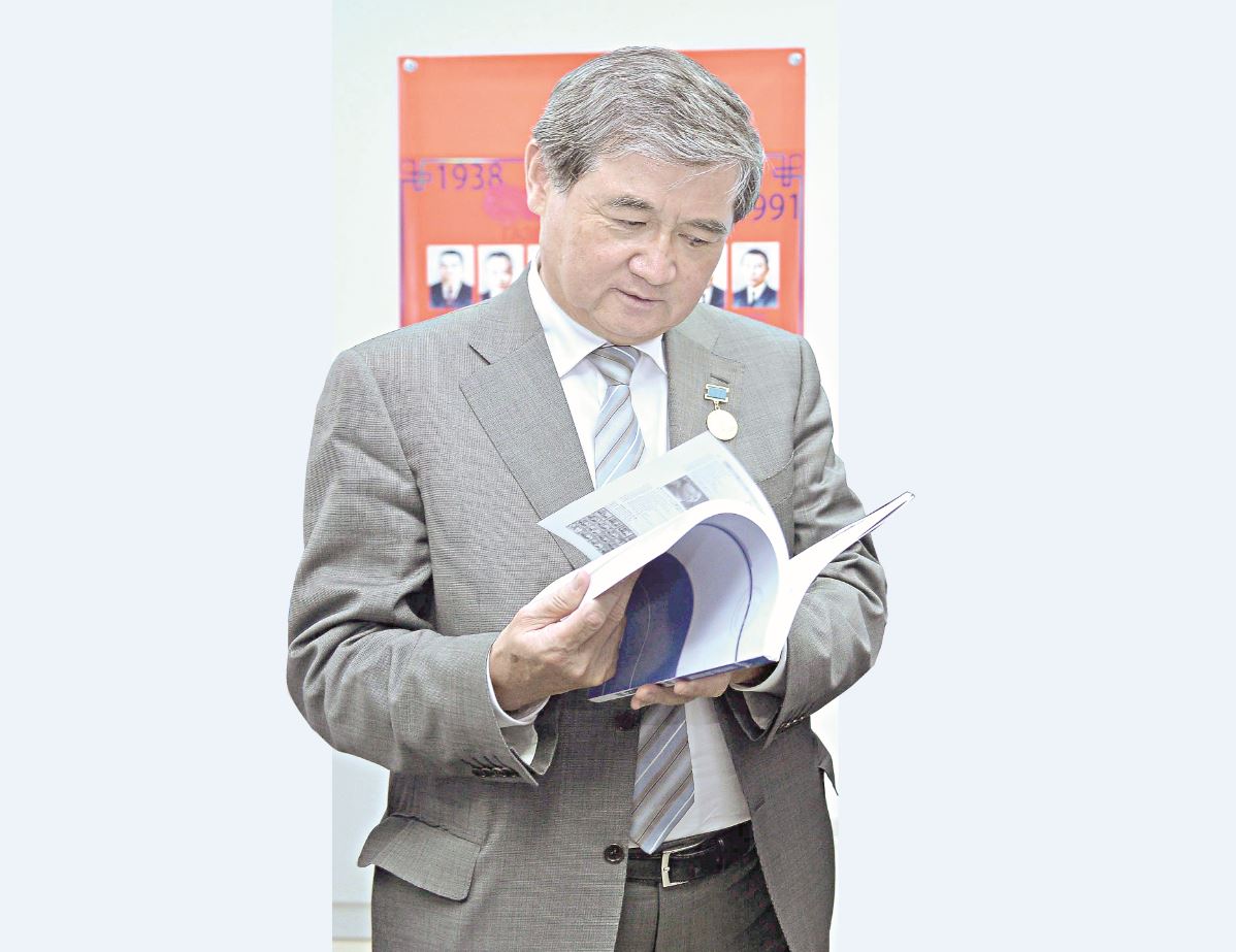 ساۋىتبەك ابدراحمانوۆ: ازامات ەتكەن «ەگەمەن», ارداقتامايىن نەگە مەن؟