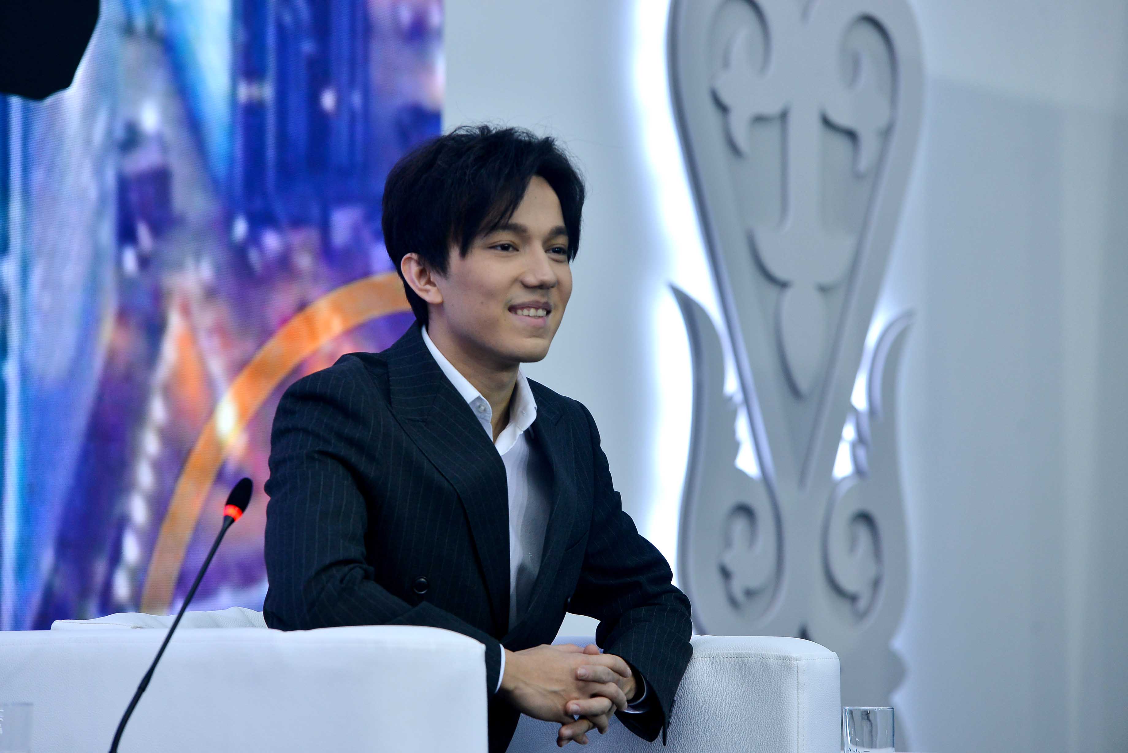 ديماش قۇدايبەرگەن توكيودا ونەر كورسەتەدى