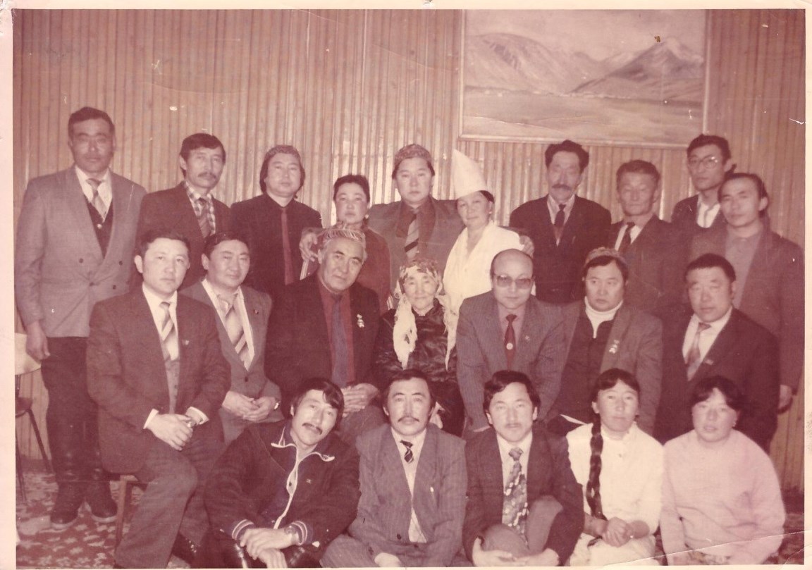 الەۋمەتتى اڭگىمەشىلدىگىمەن باۋراعان ەدى