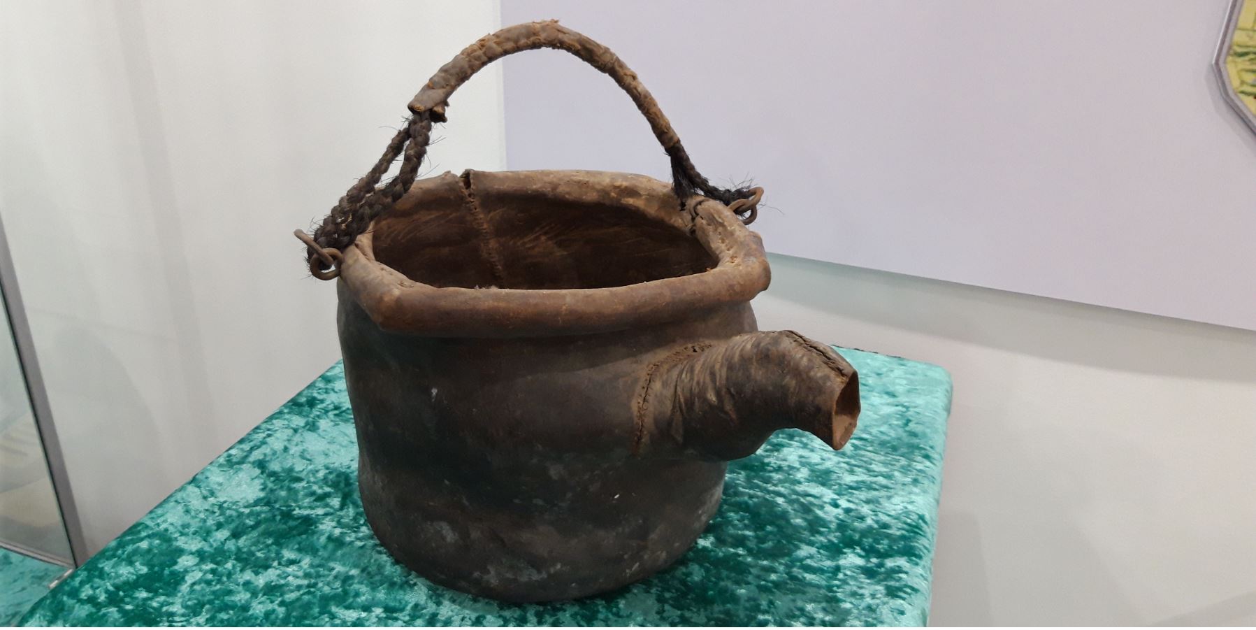 كونەدەن كەلگەن كونەك