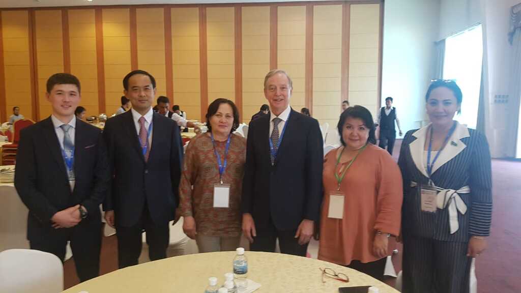 ا.قاپباروۆا  ازيا-تىنىق مۇحيتى ايماعى سامميتىنە قاتىستى