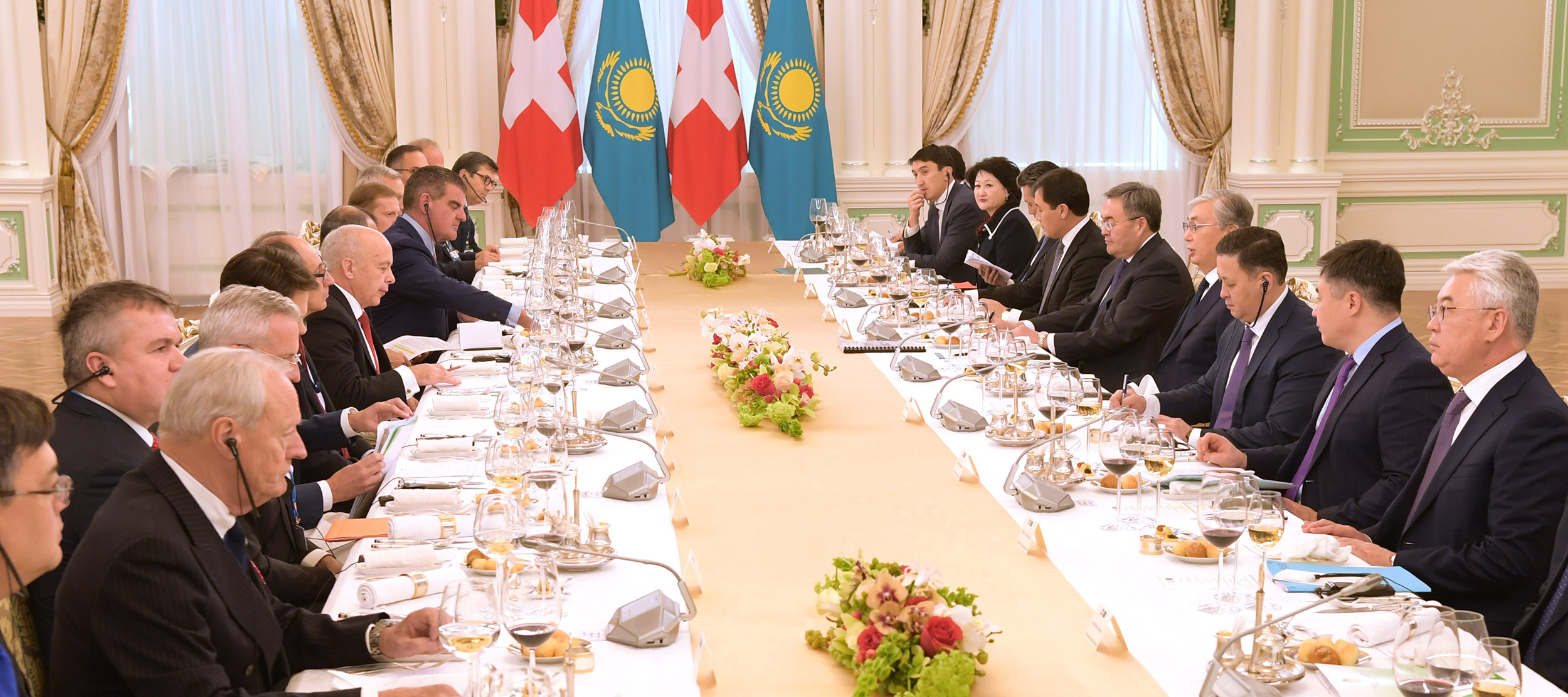 قازاقستان مەن شۆەيتساريا پرەزيدەنتتەرى كەڭەيتىلگەن قۇرامدا كەلىسسوز جۇرگىزدى