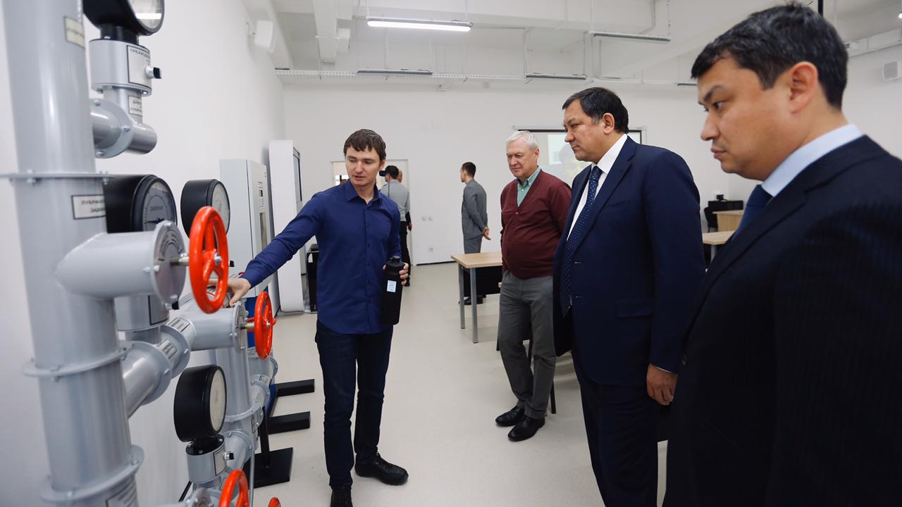 اتىراۋدا  مۇناي سالاسى ماماندارىن دايارلاۋ ورتالىعىنا نۇرلان بالعىمباەۆتىڭ ەسىمى بەرىلدى