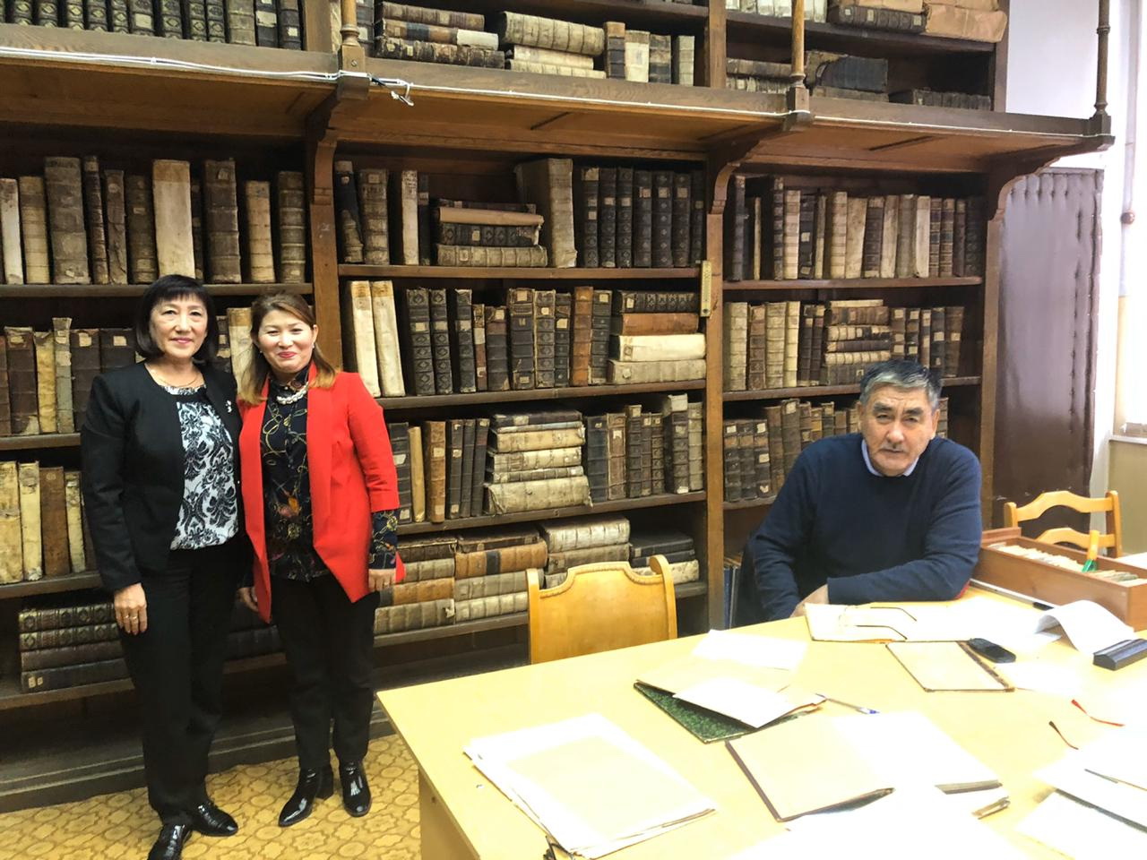 «تاريحىمىز ءۇشىن تابىلعان ءار قۇجات التىنمەن پارا-پار»