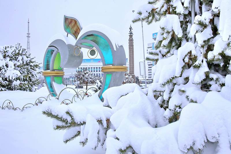 الماتىدا قار تازالاۋ جۇمىستارى ءجۇرىپ جاتىر