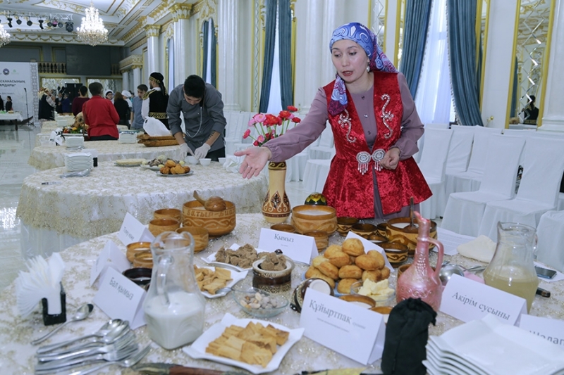 قاراعاندىدا «قازاق ءاسۇيىنىڭ بىرەگەي تاعامدارى» اتتى گاستروفەستيۆال ءوتتى