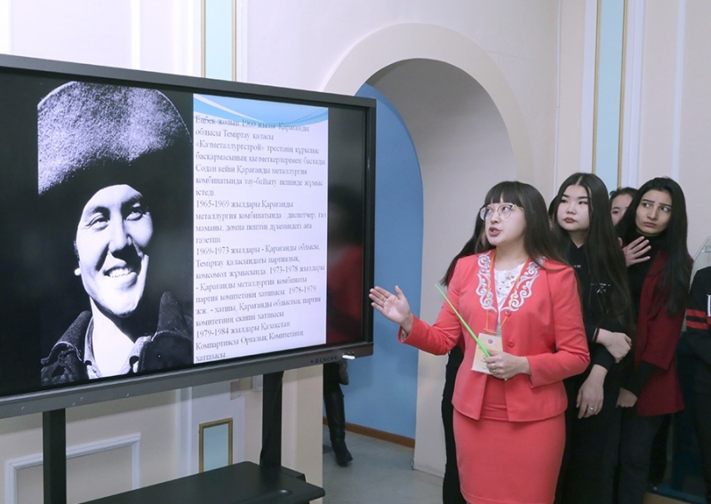 قاراعاندىدا «ءبىر وتان. ءبىر تاعدىر. ءبىر ەلباسى» اتتى كورمە اشىلدى