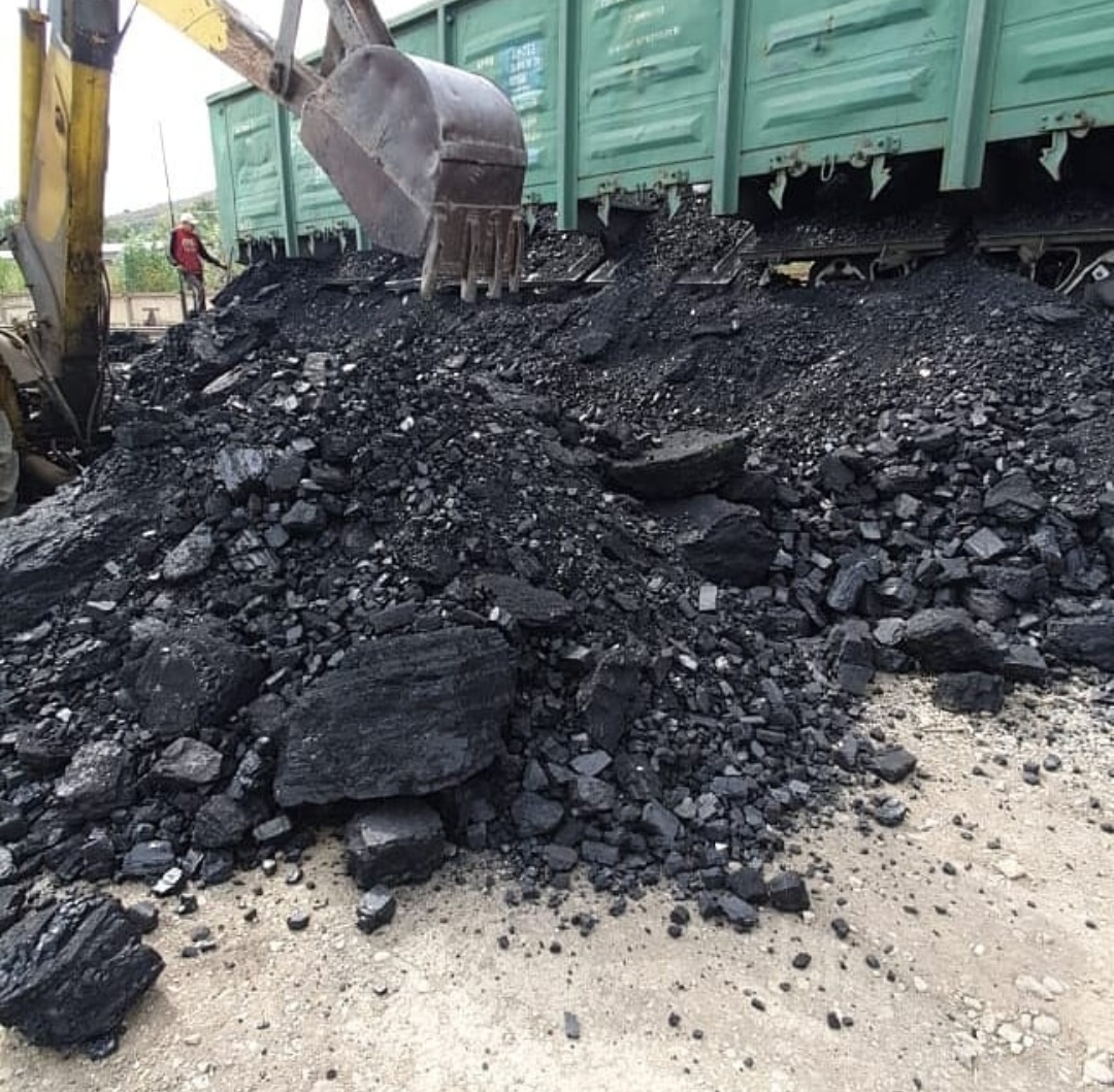 گلۋبوكوە اۋىلىندا كومىر بازاسى جۇمىس ىستەپ تۇر