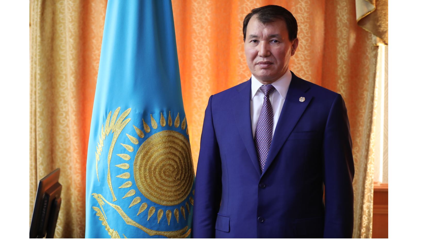 باستى ۇستانىم –  ادىلدىك, پاراساتتىلىق جانە سەنىم