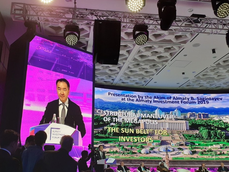 AIF - 2019: باقىتجان ساعىنتاەۆ بىرقاتار ەكىجاقتى كەزدەسۋ وتكىزدى