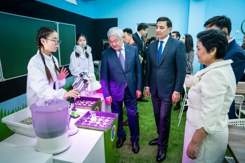 ينكليۋزيۆتى ءبىلىم بەرۋ كابينەتى اشىلدى