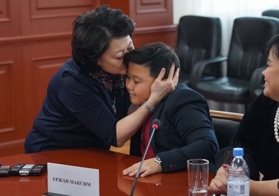 امىرە ءىزىن جالعاعان...