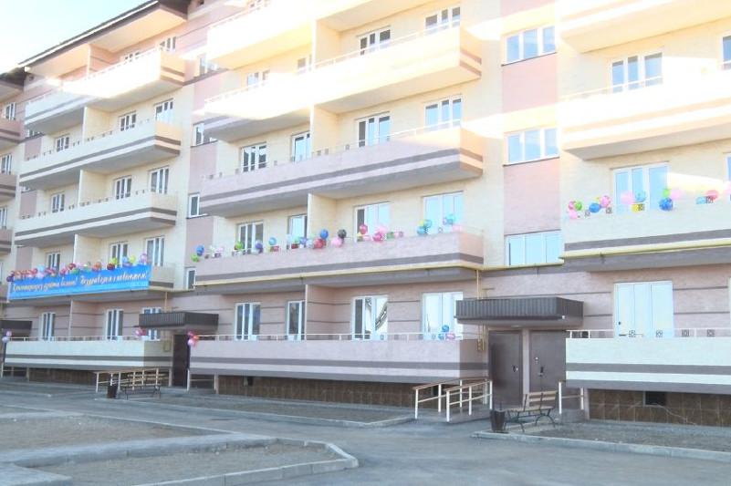 بيىل تارازدا كوپبالالى وتباسىلارعا 142 پاتەر ساتىپ الۋعا قاراجات ءبولىندى