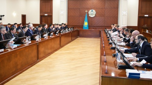 ا.مامين فرانتسيا بيزنەس قاۋىمداستىعىنىڭ اسا ءىرى بىرلەستىگىمەن كەلىسسوزدەر وتكىزدى