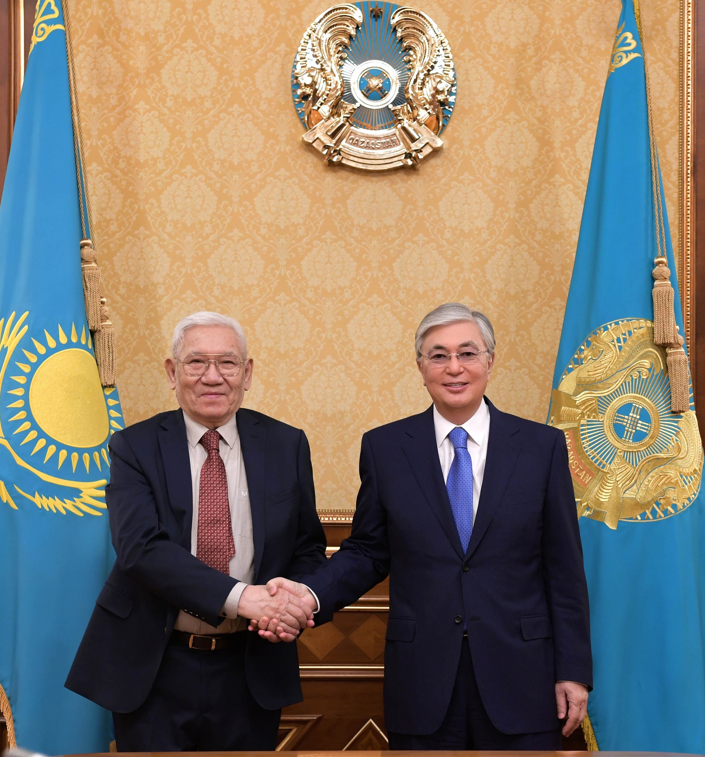 پرەزيدەنت مەملەكەت جانە قوعام قايراتكەرى ومىربەك بايگەلدىنى قابىلدادى
