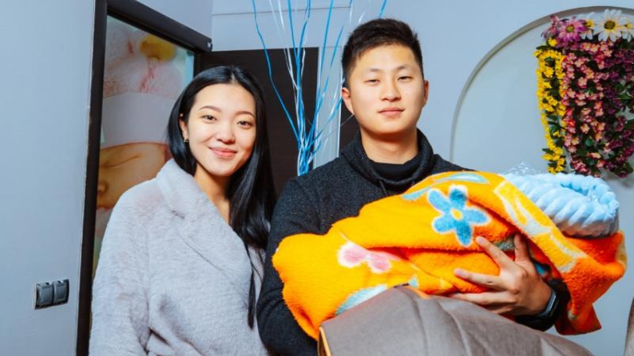 «قۇتىدان شىققان بالا» انا بولدى