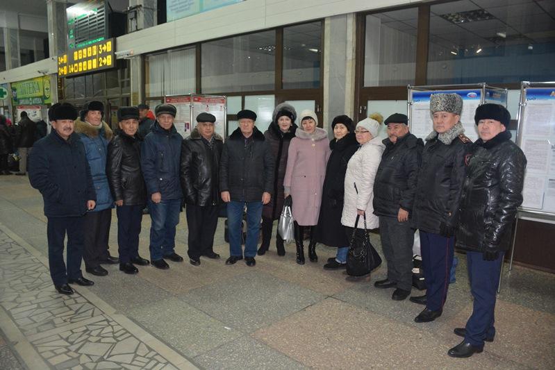 پوليتسيا ارداگەرلەرىنە – ەرەكشە سىي