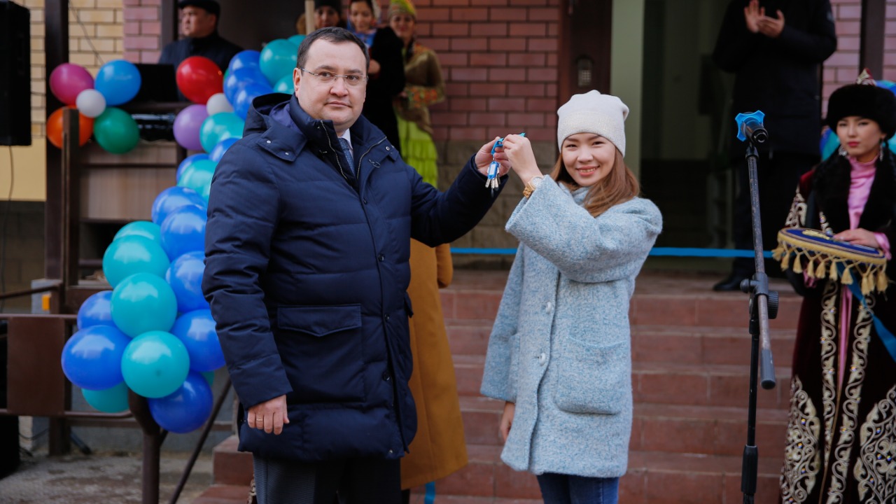 اتىراۋدا 144 وتباسى «نۇرلى جەر» باعدارلاماسى بويىنشا باسپانالى بولدى