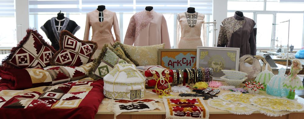 كوللەدجدىڭ « ۇلى دالا جاۋھارلارى» توپتاماسى الەمدىك دەڭگەيدە تانىلىپ جاتىر