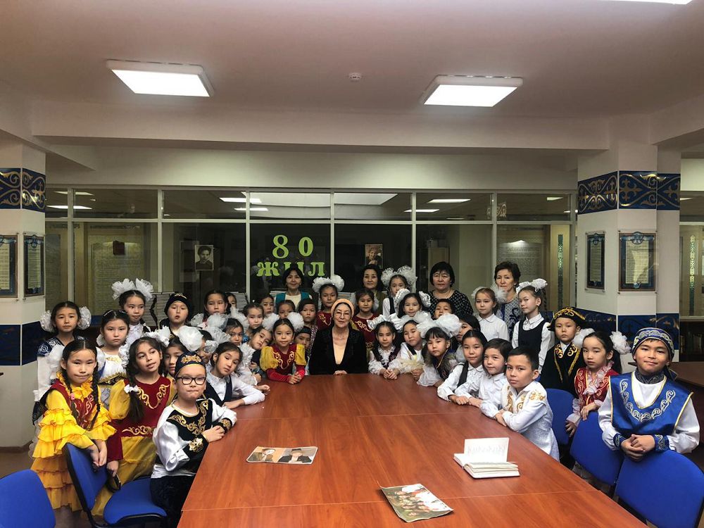 نۇر-سۇلتاندا «پوەزيا پاديشاسى» اتتى ادەبي-سازدى كەش ءوتتى