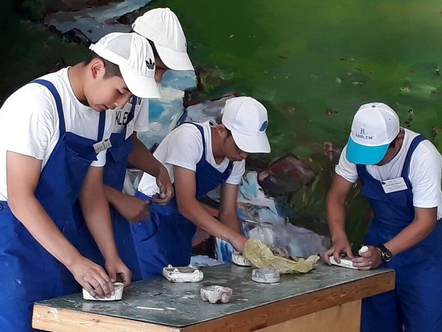 ۇلتتىق مۋزىكالىق اسپاپ جاساۋعا باۋليتىن وقۋ ورنى