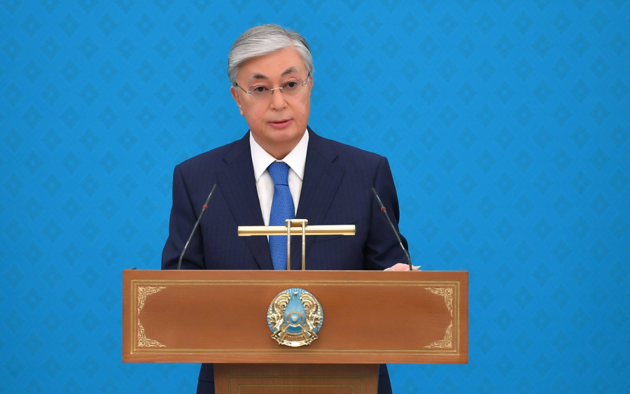 مەملەكەت باسشىسى قازاقستاندىقتاردى تاۋەلسىزدىك كۇنىمەن قۇتتىقتادى