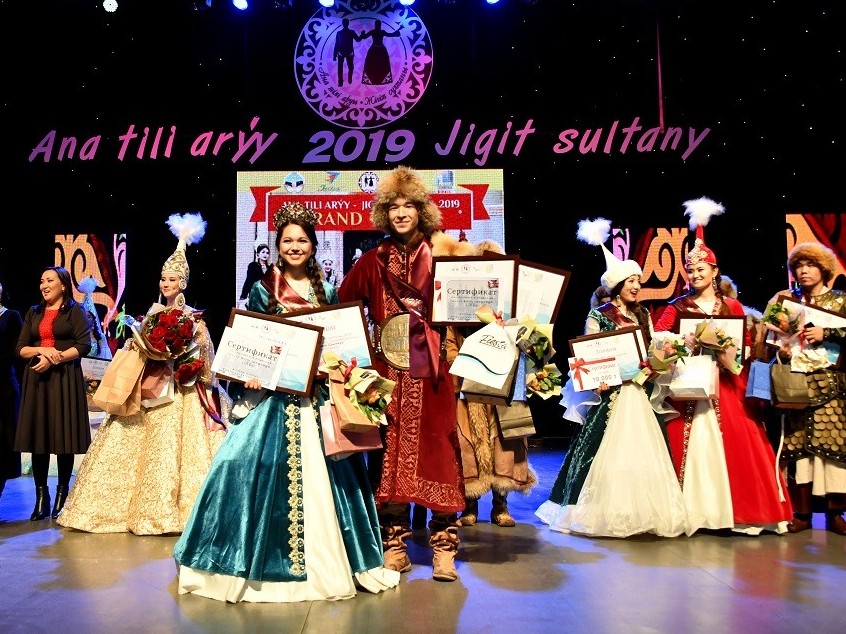 الماتىداعى «انا ءتىلى» ارۋى» – «جىگىت سۇلتانى» بايقاۋىندا تانىسقان جاستار ۇيلەنەدى