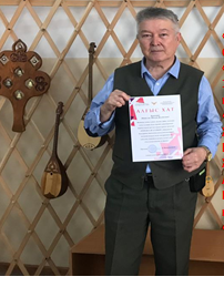 شەبەر-ۇستاز تەنور دومبىرا جاساۋدان شەبەرلىك ءدارىسىن وتكىزدى