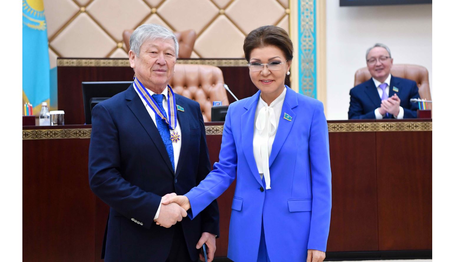 مەملەكەتتىك ناگرادالار تاپسىردى