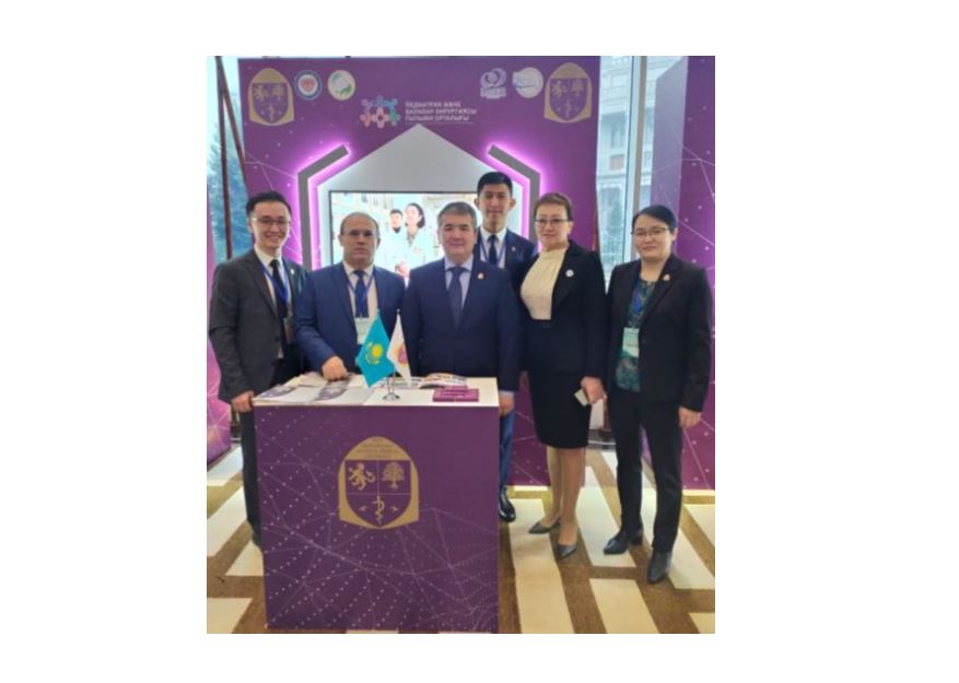 تاجىكستاندا قازاقستاننىڭ جەتەكشى كارديولوگتارى شەبەرلىك ءدارىسىن وتكىزەدى