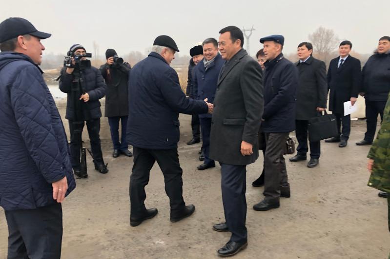 قازاق-قىرعىز دەپۋتاتتارىنىڭ بىرلەسكەن وتىرىسى