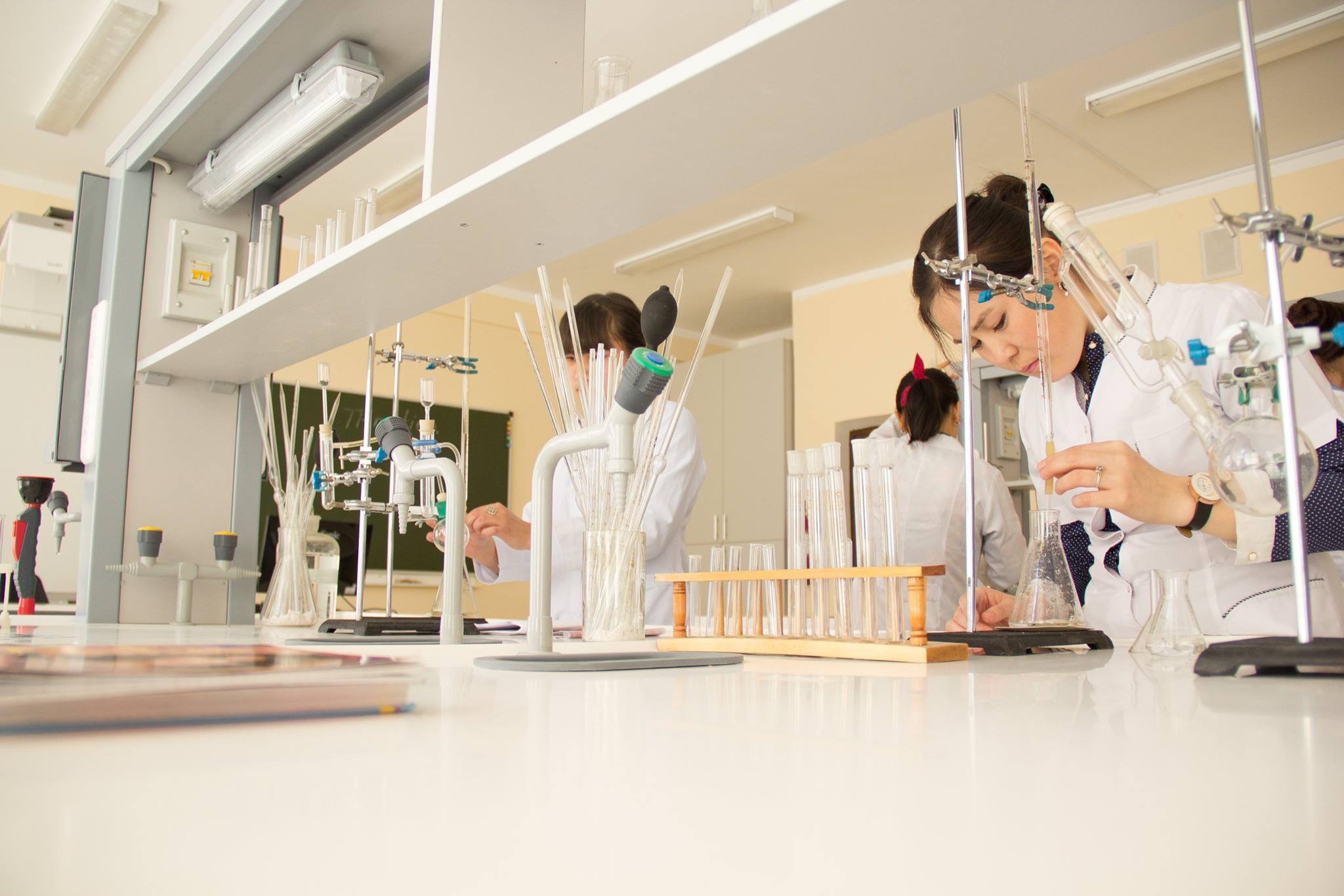 قىزدار ۋنيۆەرسيتەتىنىڭ جاس عالىمدارى ونەرتابىس پاتەنتىنە يە بولدى