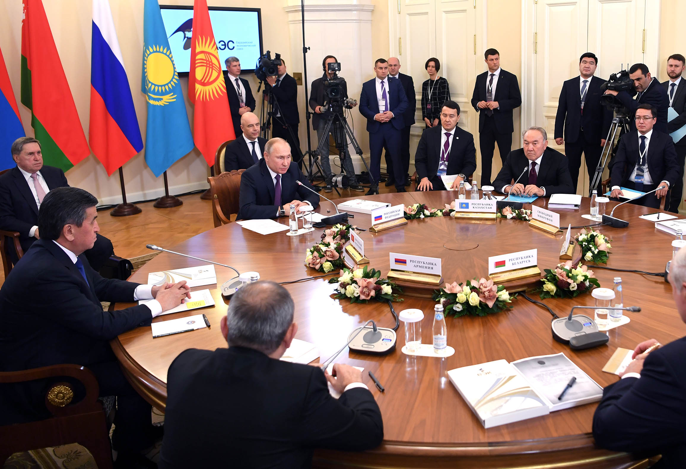 بىرقاتار ماڭىزدى شەشىم قابىلداندى