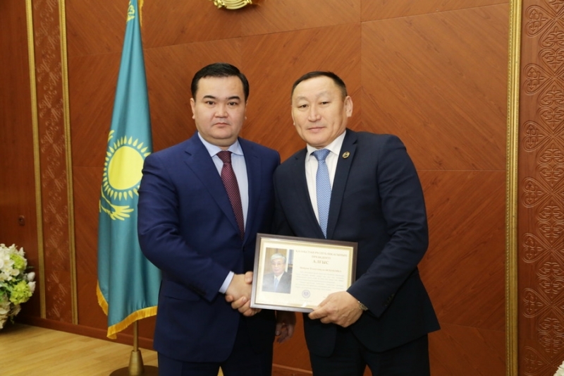 قاراعاندىدا ارىسقا كومەكتەسكەندەر ماراپاتتالدى