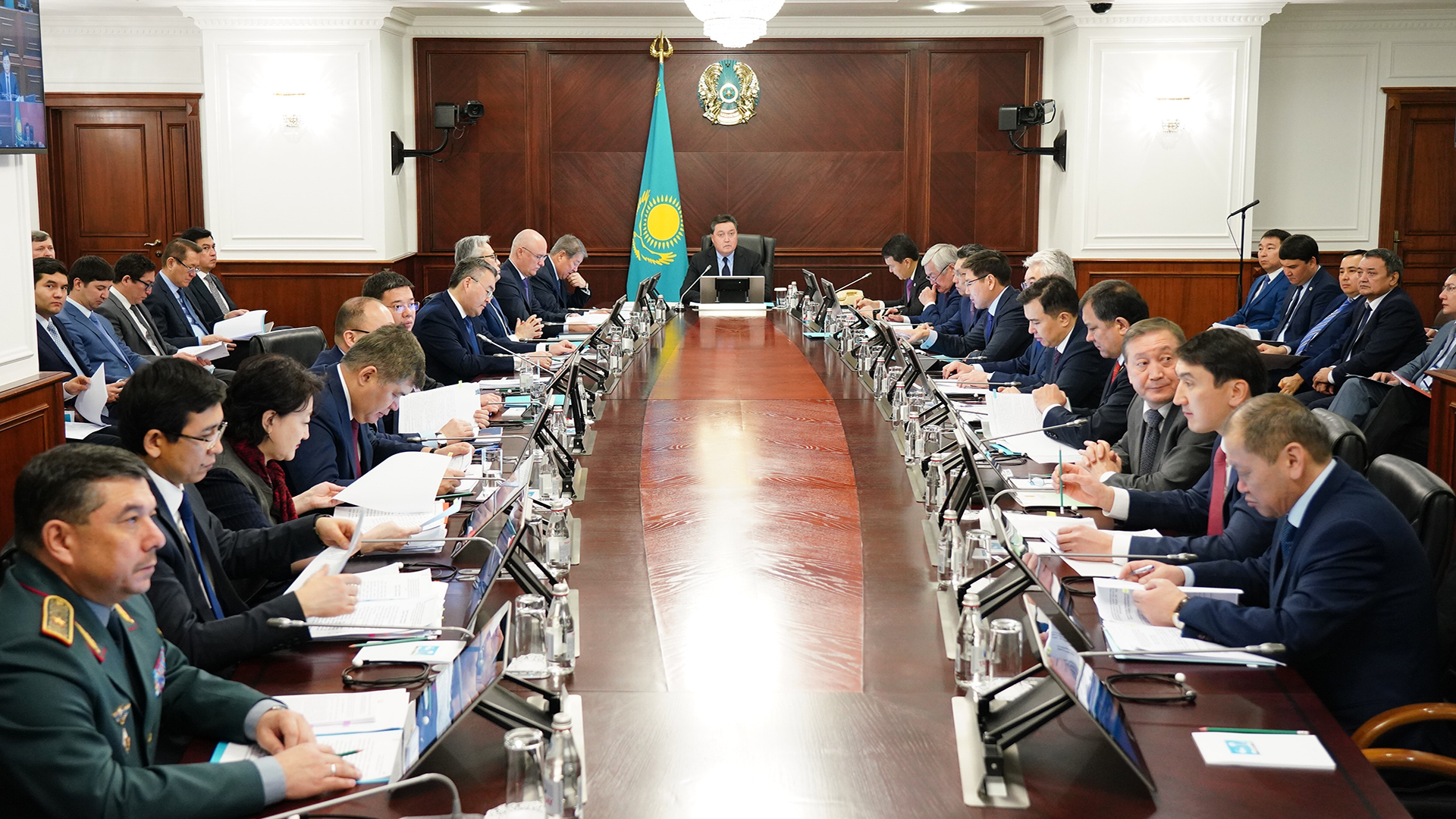 ۇكىمەت «قاراپايىم زاتتار ەكونوميكاسى» جەڭىلدىكپەن نەسيەلەندىرۋ باعدارلاماسىنىڭ ىسكە اسىرىلۋ بارىسىن قاراستىردى