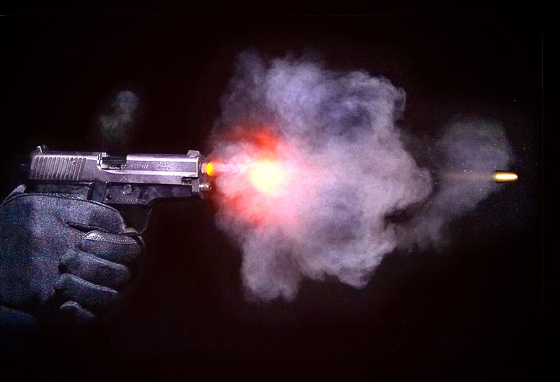 الماتى وبلىسىندا اسكەري قىزمەتىشىنى اتىپ كەتتى...