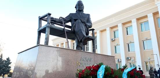 تارازدا اسقار توقپانوۆ ەسكەرتكىشى اشىلدى