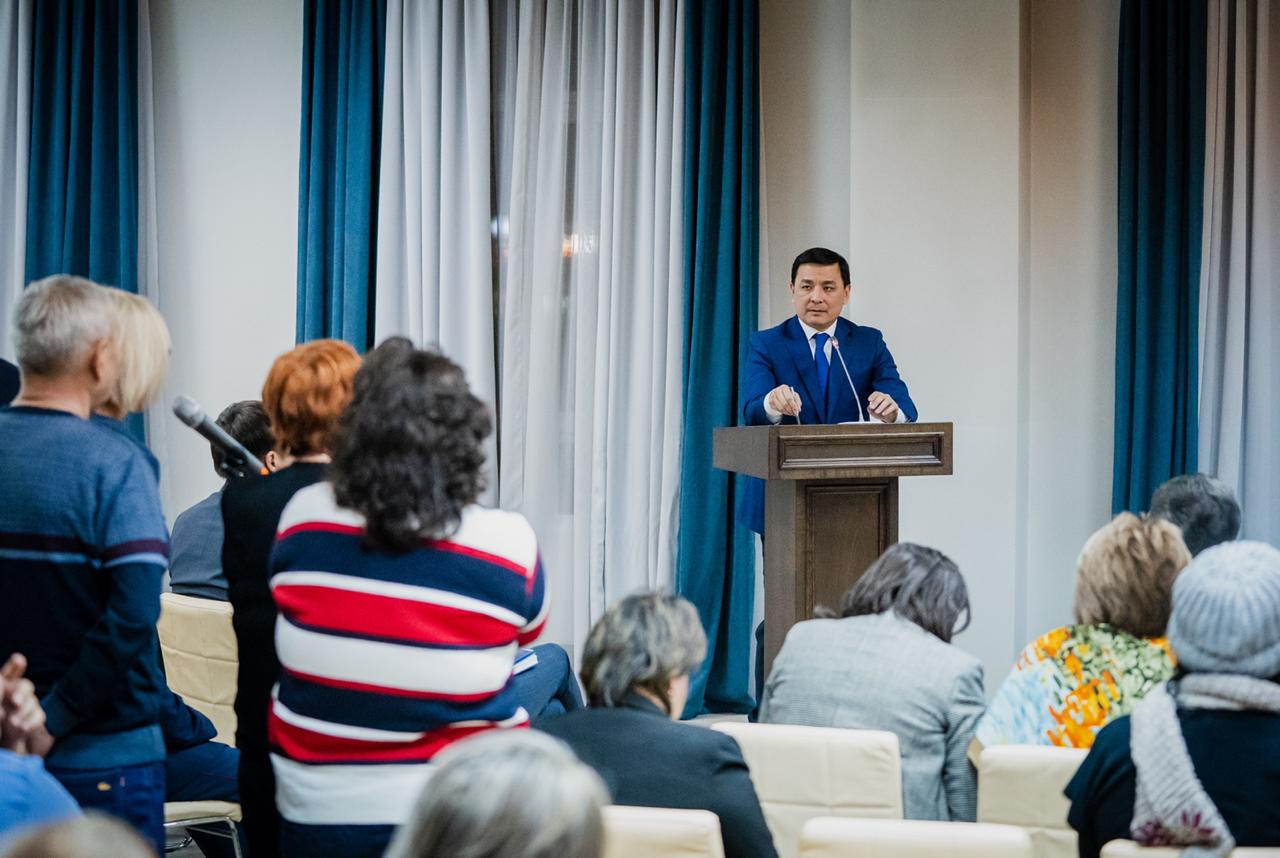 التاي كولگىنوۆ سارىارقا اۋدانىنىڭ تۇرعىندارىمەن كەزدەستى