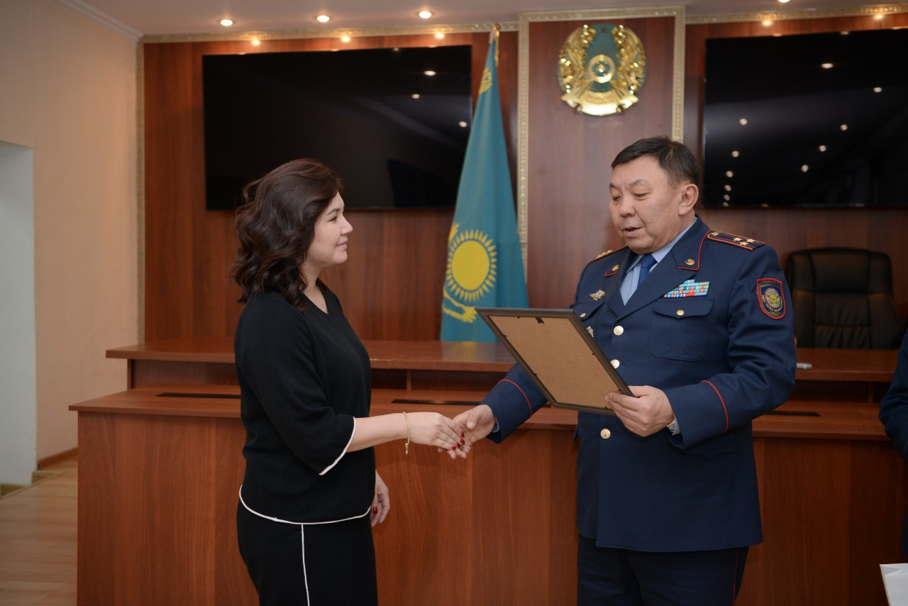 ەلوردادا پوليتسيا قىزمەتىنە كومەك كورسەتكەن 500-گە جۋىق ازامات ماراپاتتالدى