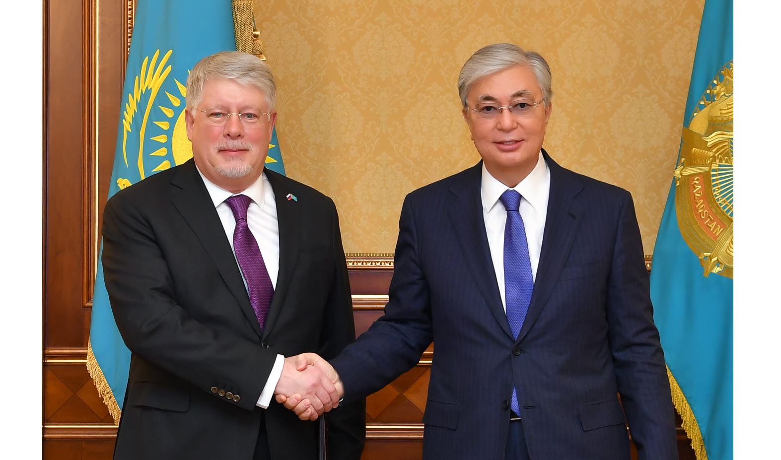 رەسەي ەلشىسىن قابىلدادى