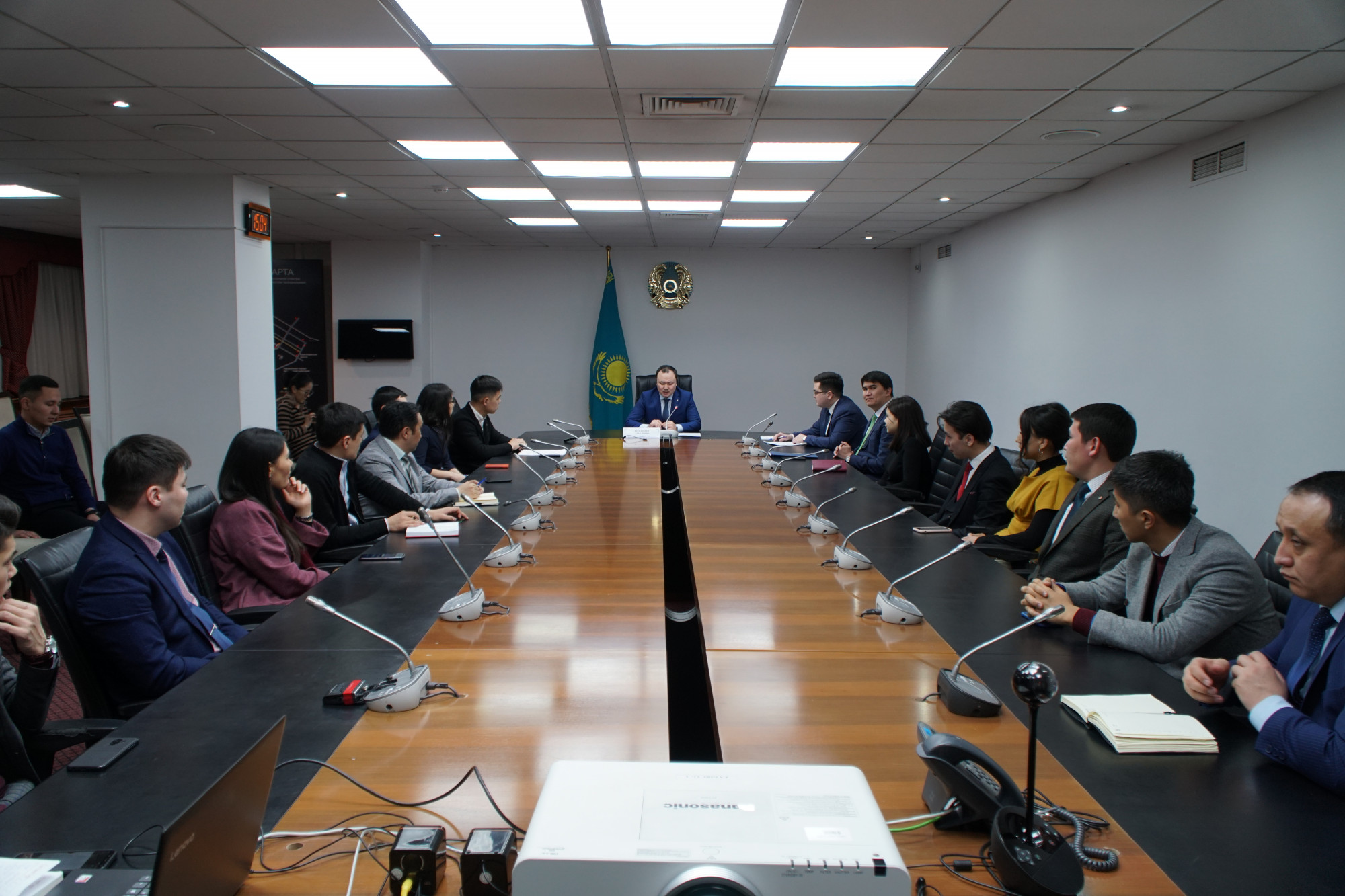 ەلوردادا ۆولونتەرلەر جىلىنا قويىلعان جوسپار تالقىلاندى