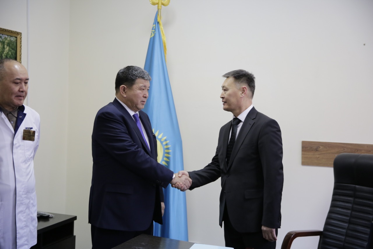 اتىراۋدا دەنساۋلىق ساقتاۋ باسقارماسىنىڭ جاڭا باسشىسى تاعايىندالدى