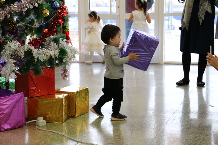 ماڭعىستاۋدا «انا مەن بالا» ورتالىعىندا شالا تۋىلعان بالالارعا مەرەكەلىك ءىس-شارا وتكىزىلدى