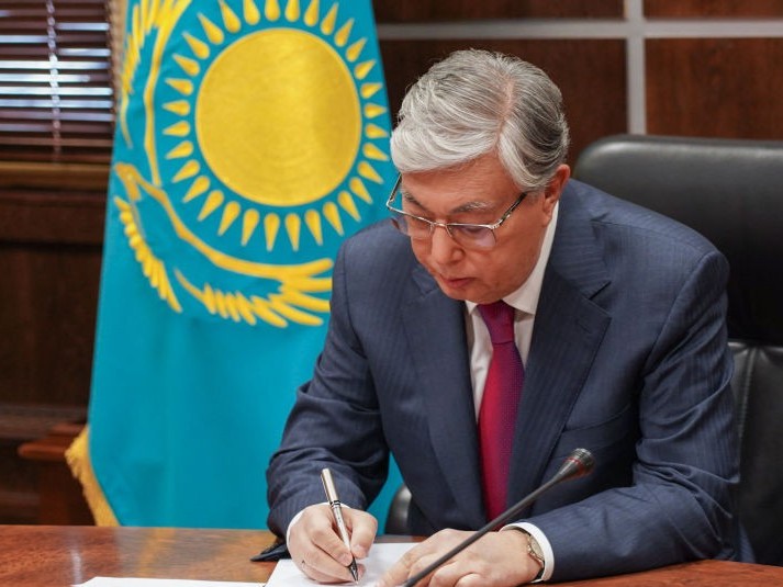 پرەزيدەنت بىرقاتار زاڭعا قول قويدى