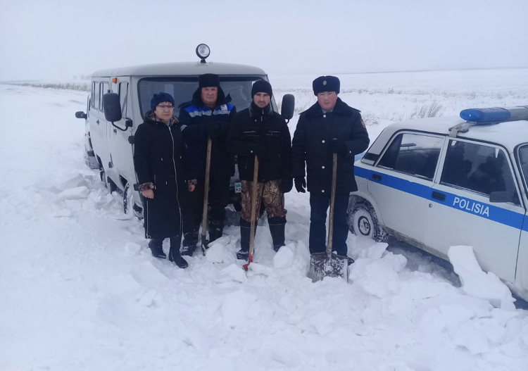 سقو-دا قار قۇرساۋىنان 20 ادام قۇتقارىلدى