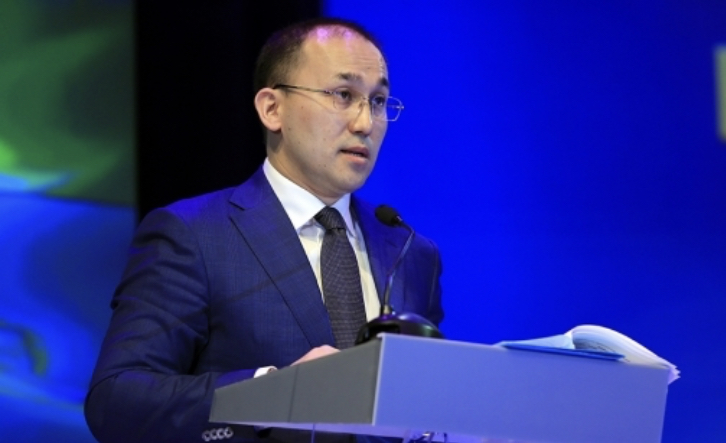 داۋرەن اباەۆ روجدەستۆو مەرەكەسىمەن قۇتتىقتادى