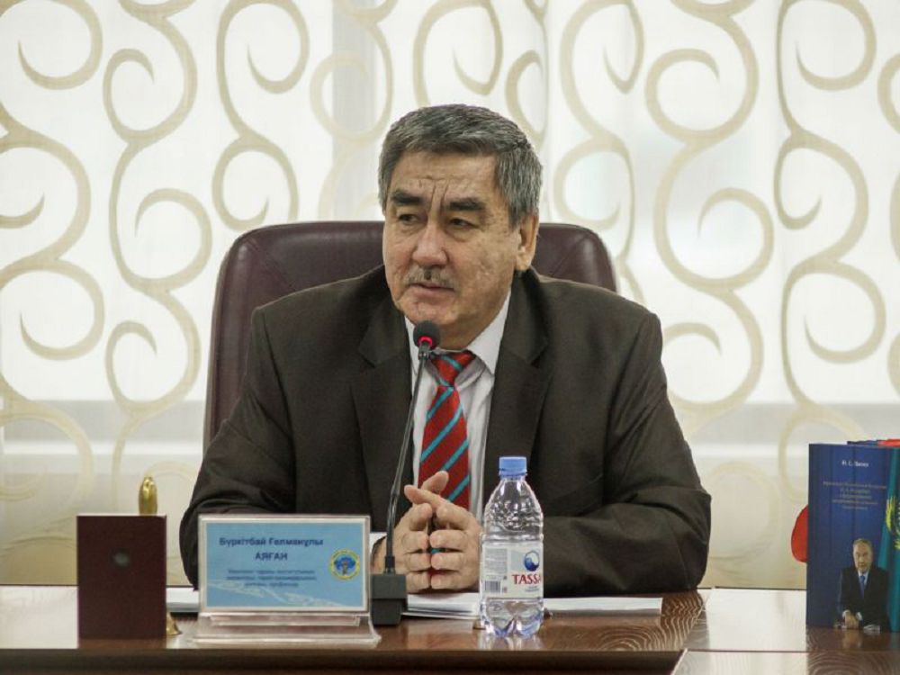 بۇركىتباي اياعان: ابايدى الەمگە تانىتۋ ءۇشىن اۋدارما ىسىنە ءمان بەرۋ كەرەك