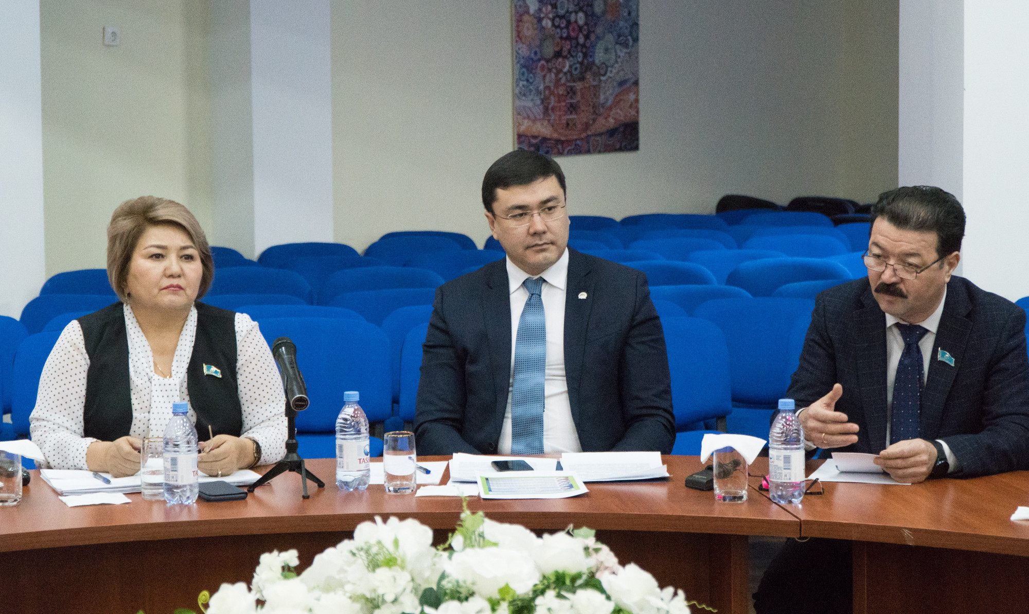 ەلوردالىق ۇستازدار «پەداگوگ مارتەبەسى تۋرالى» جاڭا زاڭدى تالقىلادى