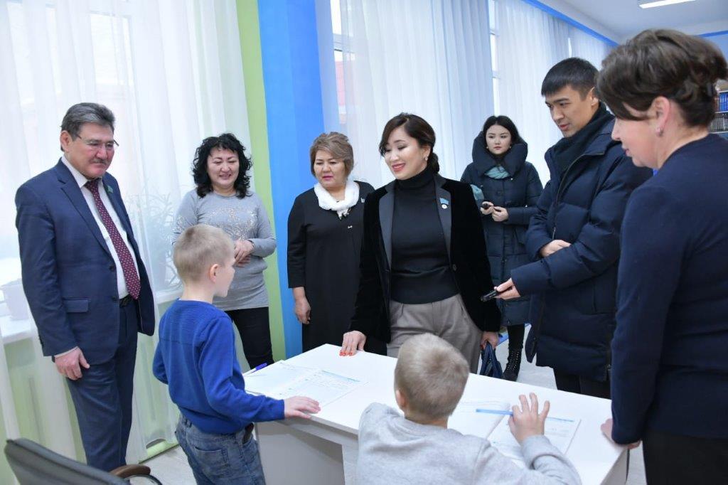 ە.مامىتبەكوۆكە ەلورداداعى پروبلەمالىق ماسەلەلەر تۋرالى ايتتى