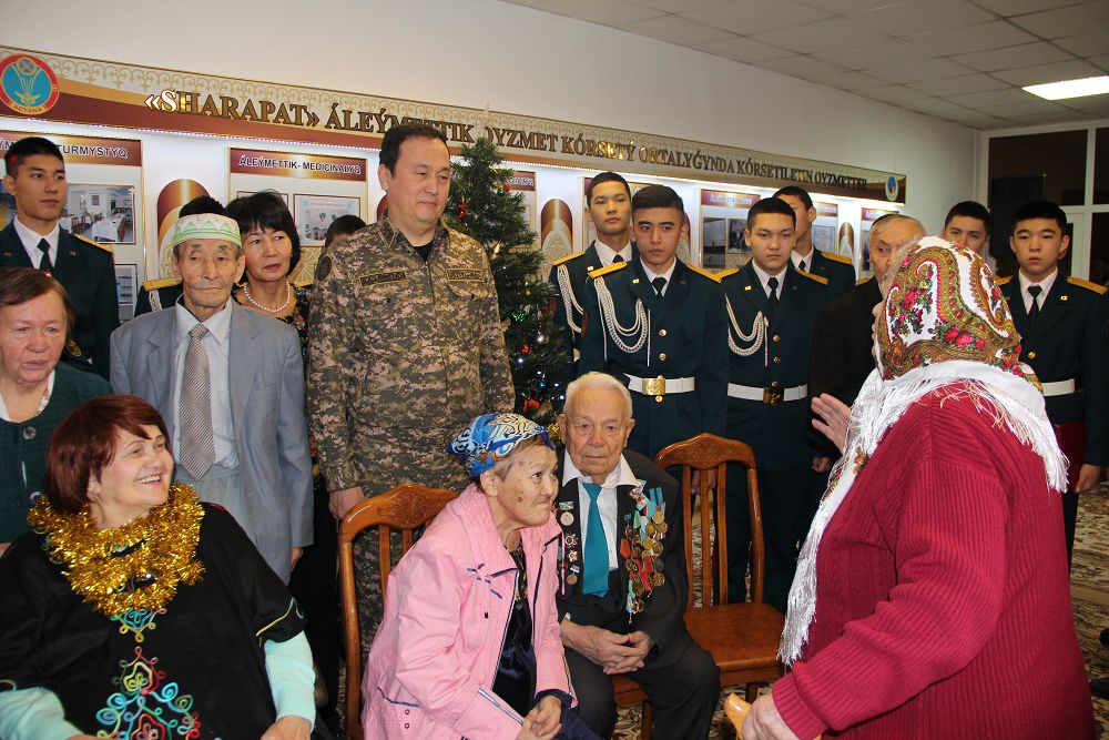 «جاس ۇلان» مەكتەبىنىڭ تاربيەلەنۋشىلەرى قارتتار ۇيىنە باردى